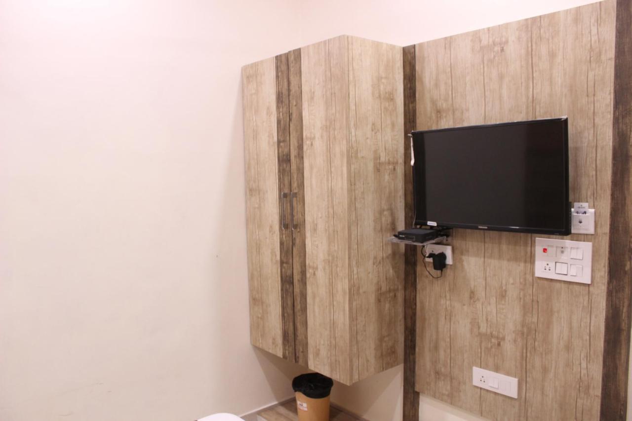 Shree Krishna Hotels Amritsar Ngoại thất bức ảnh