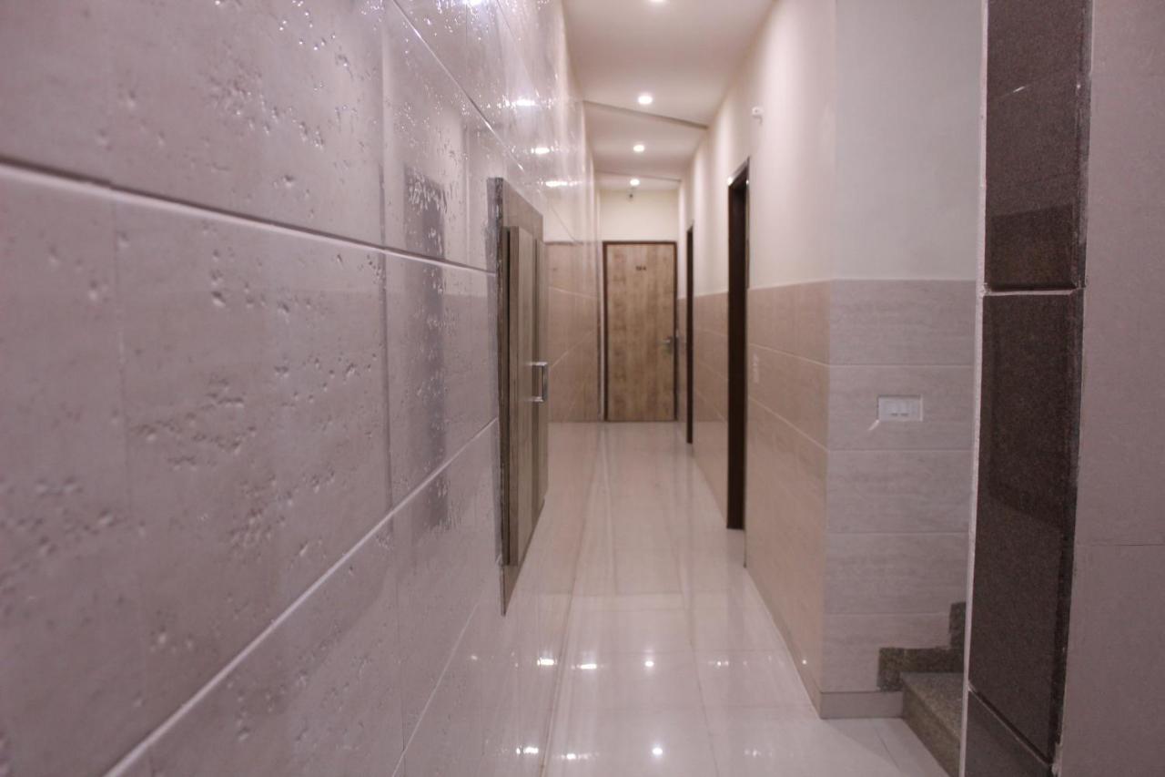 Shree Krishna Hotels Amritsar Ngoại thất bức ảnh