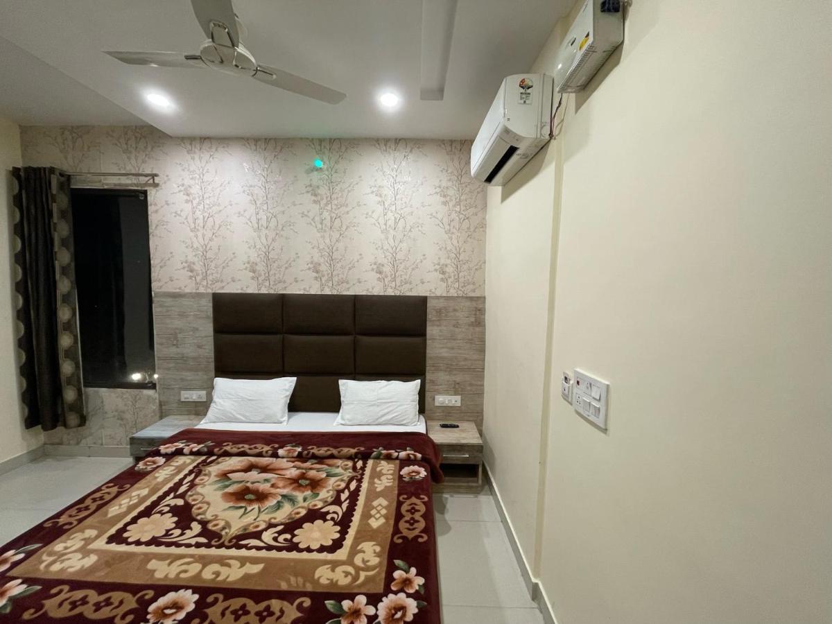Shree Krishna Hotels Amritsar Ngoại thất bức ảnh