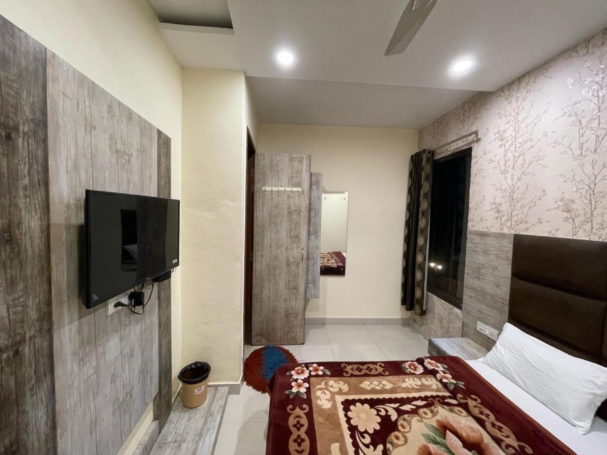 Shree Krishna Hotels Amritsar Ngoại thất bức ảnh